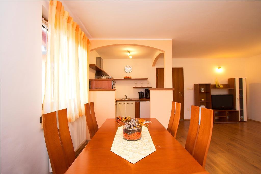 Apartments Matelici Divšići Cameră foto